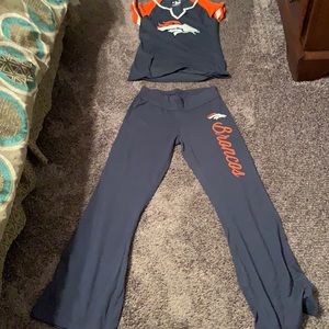 Broncos T shirt and yoga pants women’s medium